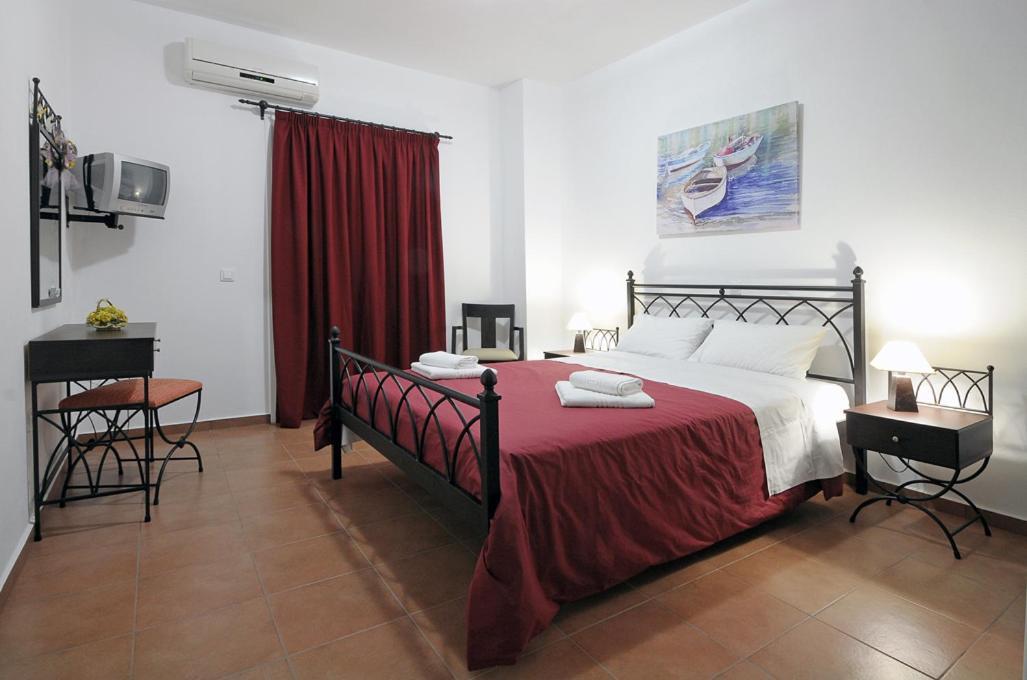 Kythera Golden Sun Aparthotel Agia Pelagia  Exterior photo